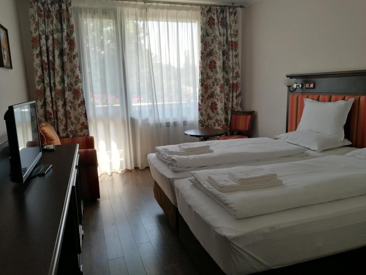 Курортные отели Park Hotel Izvorite Котел